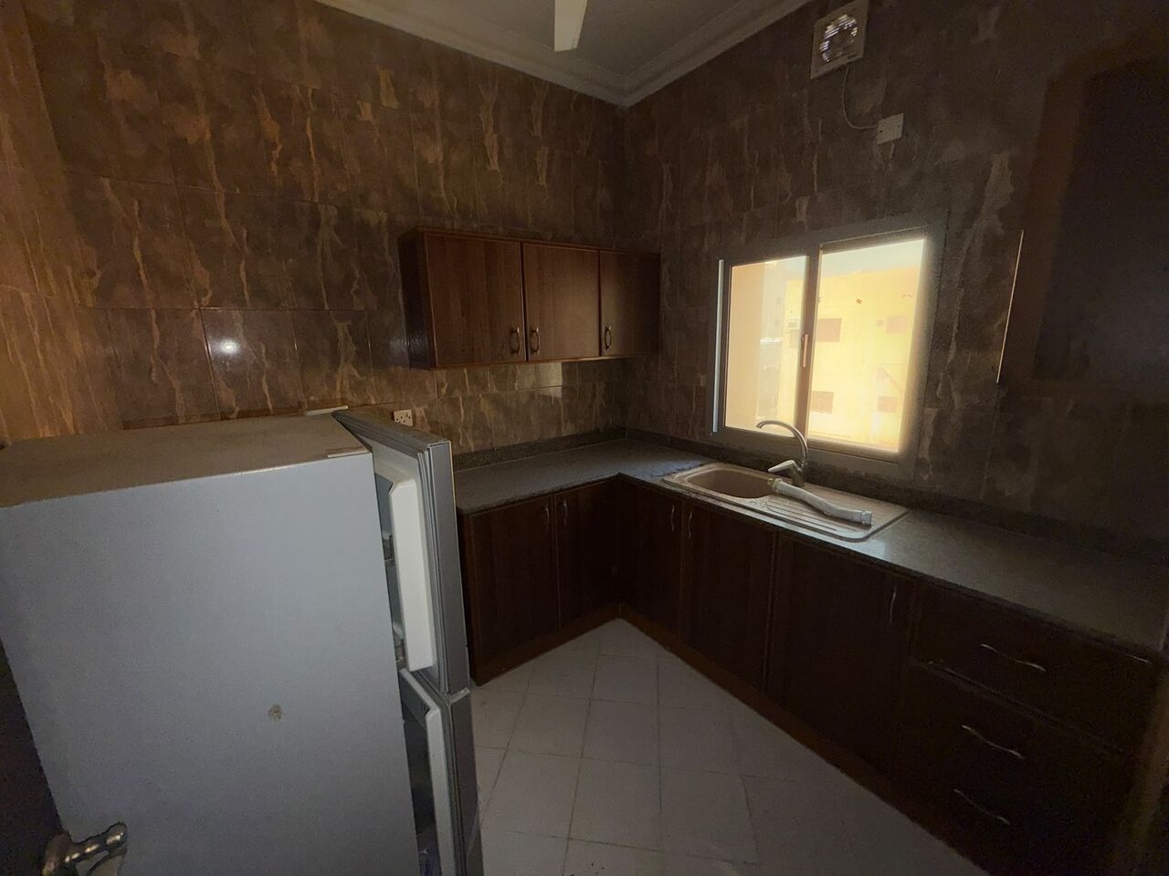 Adliya, Apartments, Flats, Houses & Villas, BHD 200/month,  2 BR,  2BHK / Semi Furnished / Adliya / BD 200 Without EWA / Prime Location/ LIFT