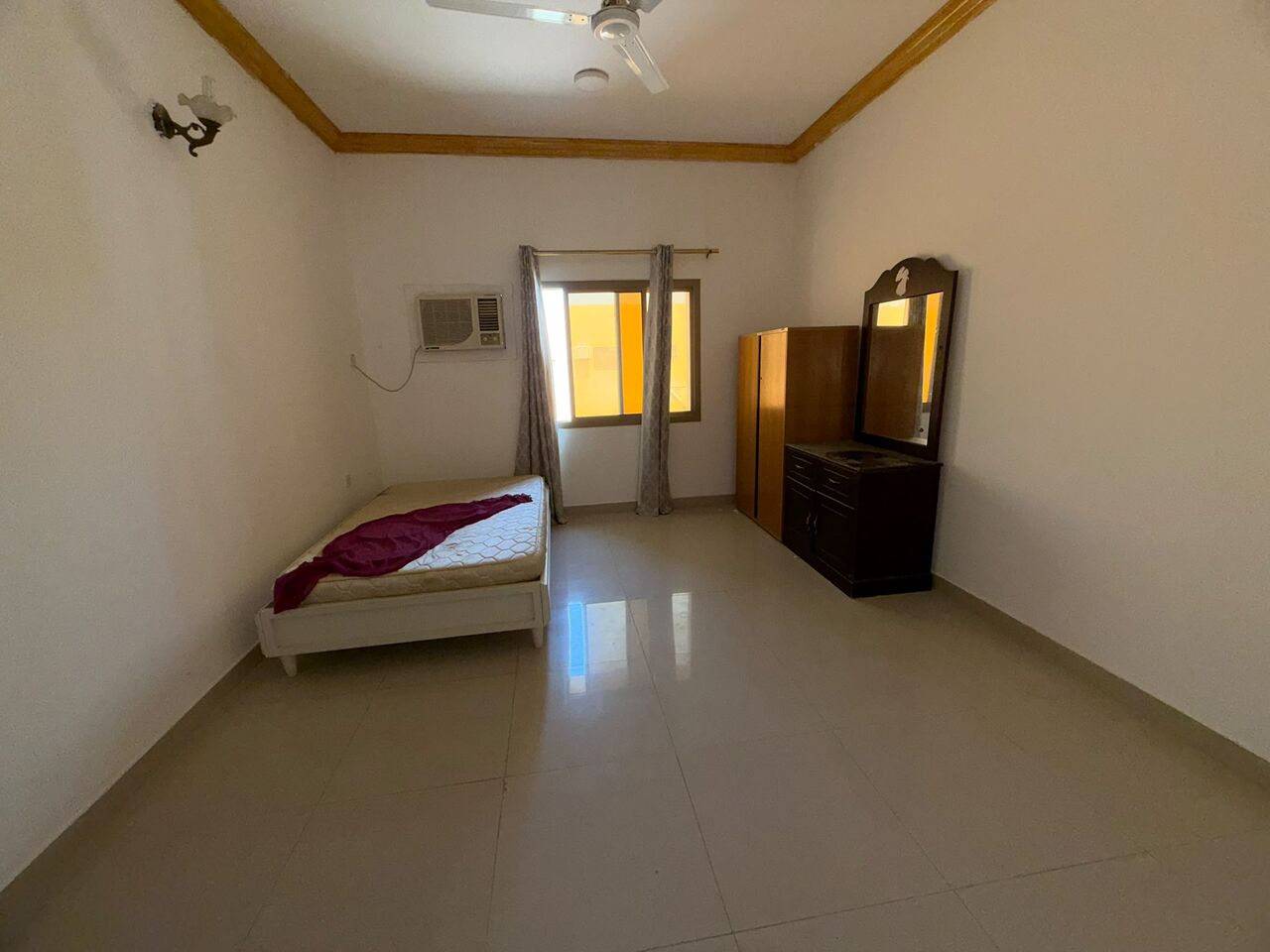 Adliya, Apartments, Flats, Houses & Villas, BHD 200/month,  2 BR,  2BHK / Semi Furnished / Adliya / BD 200 Without EWA / Prime Location/ LIFT