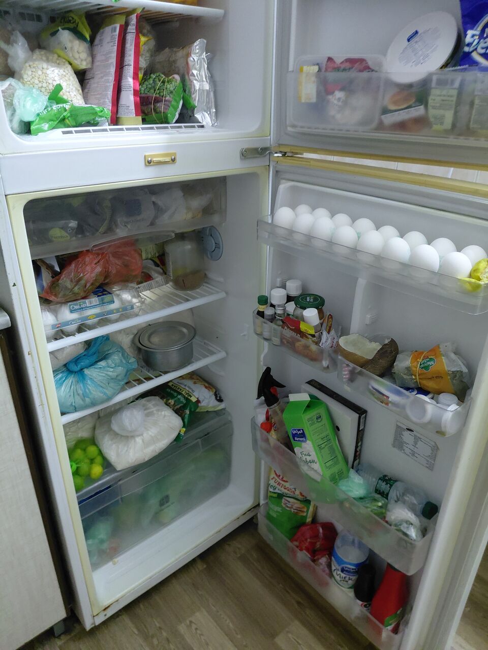 Jeddah, Household Items, SAR 300,  Refrigerator/Fridge Samsung Model RT361GKSW With A Capacity Of 9.6 Cubic Feet (270 Liters)