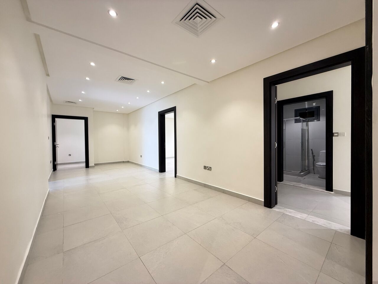 Mishref, Apartments, Flats, Houses & Villas, KWD 950/month,  4 BR,  West Mishref - Big 4 Master Bedrooms Floor With Terrace