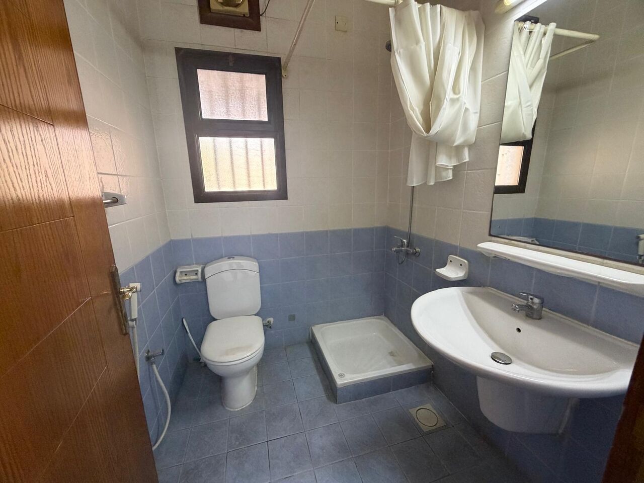 Adliya, Apartments, Flats, Houses & Villas, BHD 260/month,  2 BR,  2 BHK/ 1 BATHROOM/  RENT 260 / WITH EWA/ ADLIYA / SEMIFURNISHED