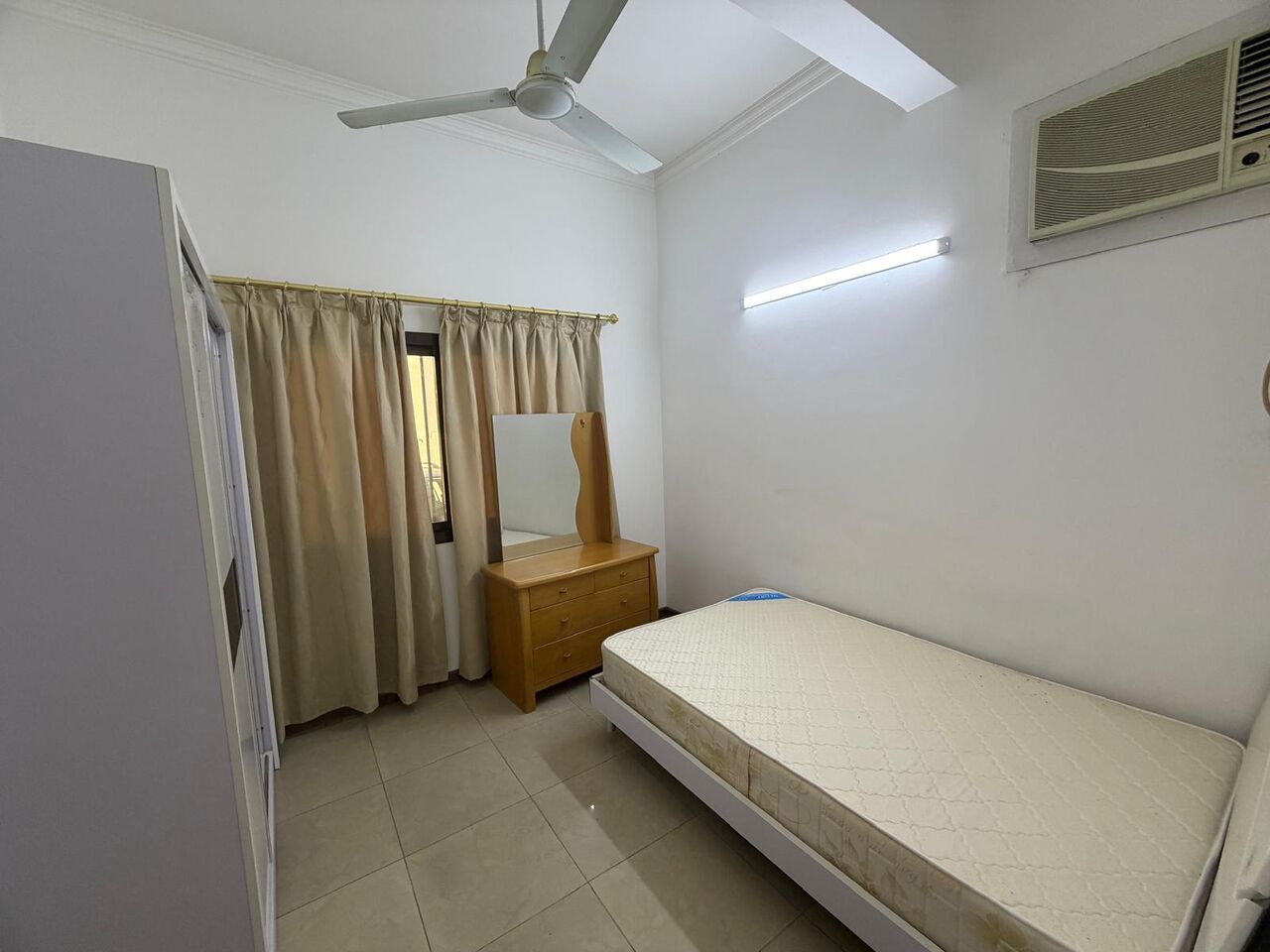 Adliya, Apartments, Flats, Houses & Villas, BHD 300/month,  Furnished,  2 BR,  2BHK/ FULLY FURNISHED/ BD 300 WITH EWA /ADLIYA