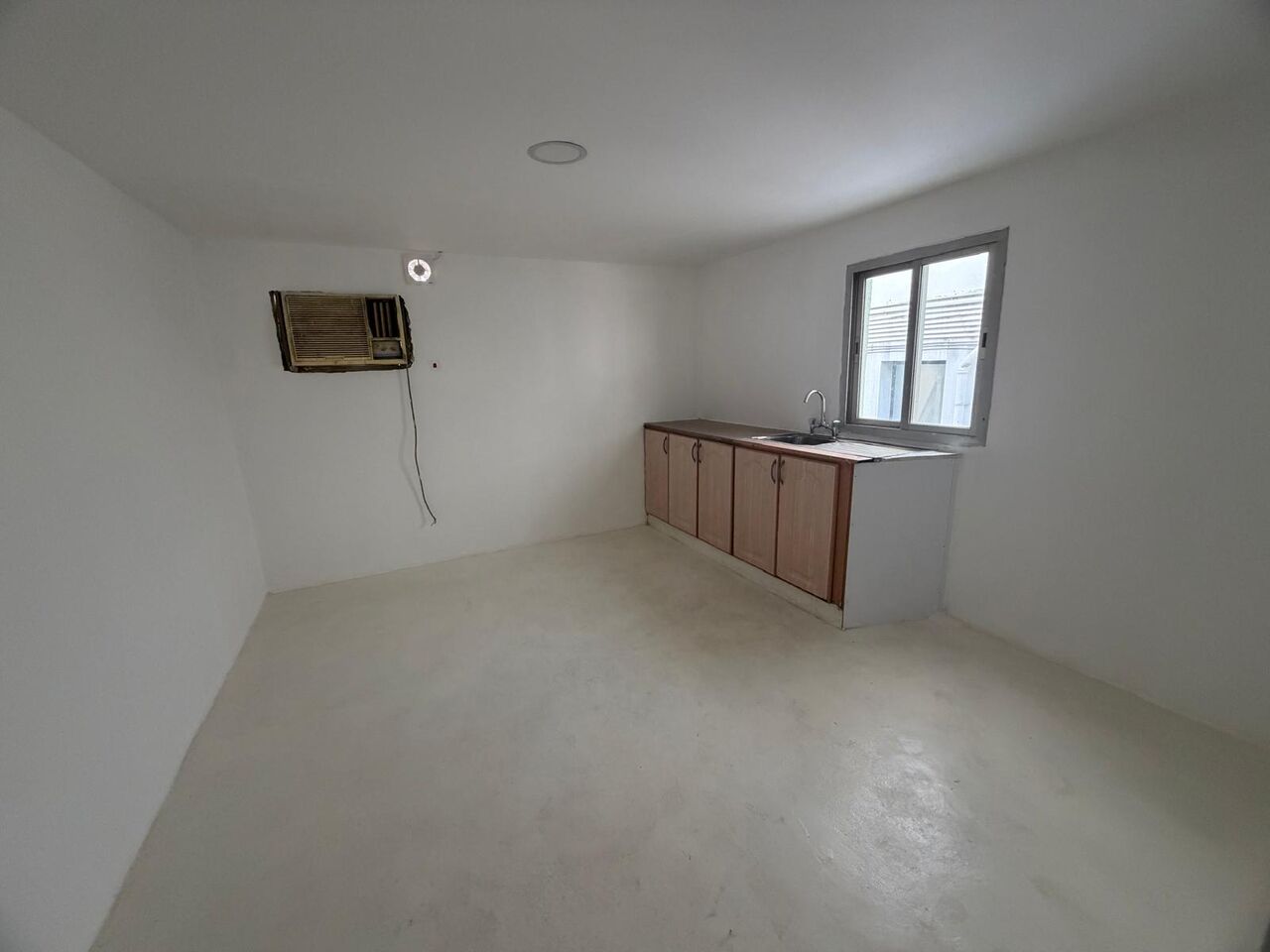 Adliya, Apartments, Flats, Houses & Villas, BHD 400/month,  3 BR,  3 Room / Big Hall/ Separate Kitchen/ Good For Staff Accommodation/ Unlimited Ewa