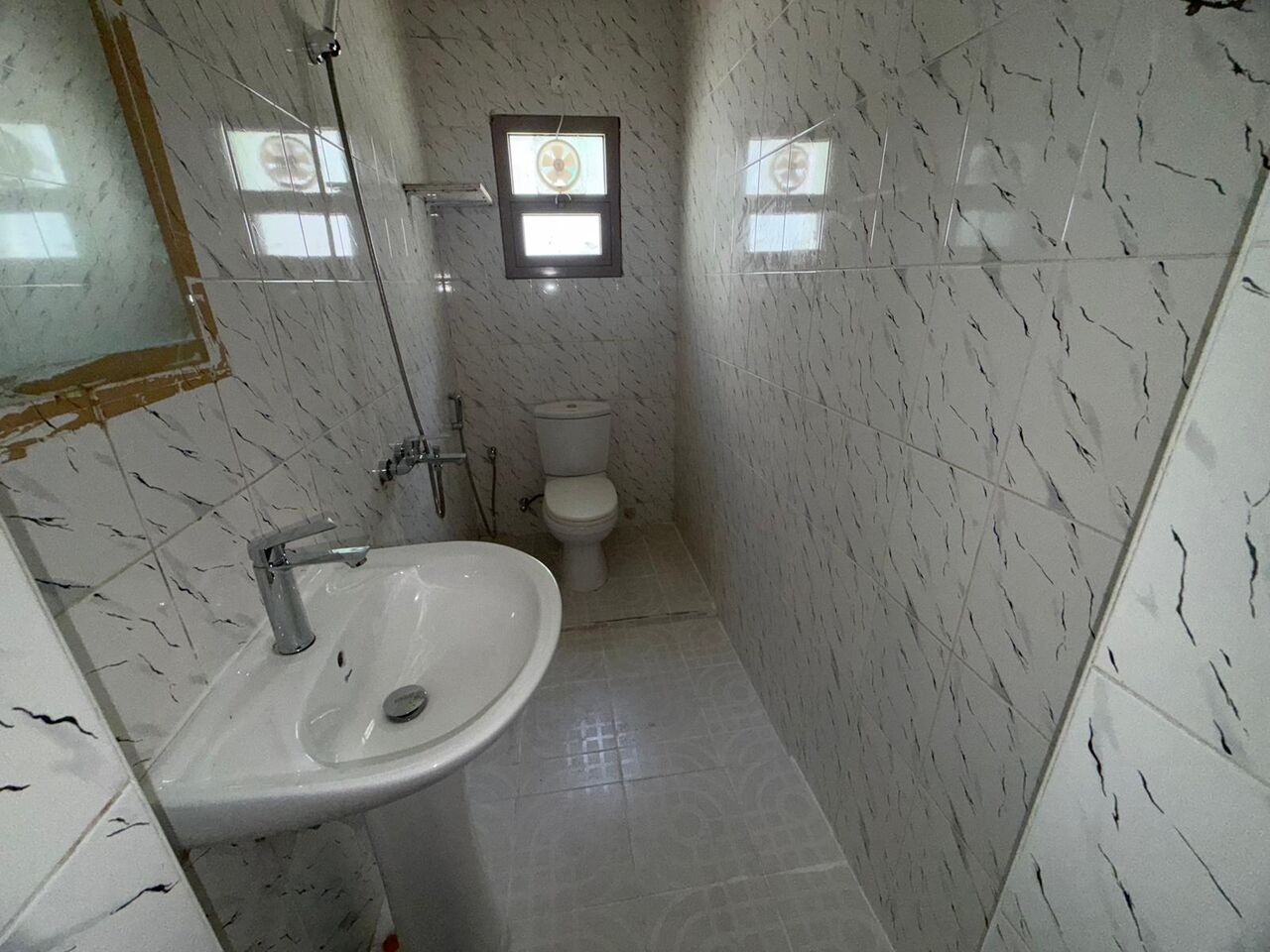 Adliya, Apartments, Flats, Houses & Villas, BHD 400/month,  3 BR,  3 Room / Big Hall/ Separate Kitchen/ Good For Staff Accommodation/ Unlimited Ewa