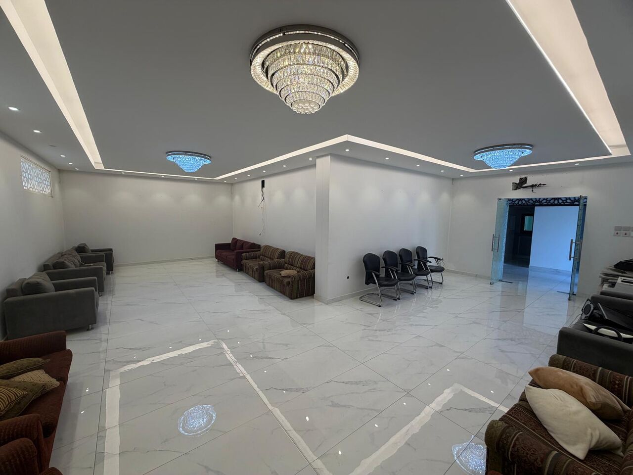 Adliya, Offices, BHD 400,  Commercial Office Space/ Adliya/ Good Interior / BIG Space/ 4 BIG Room