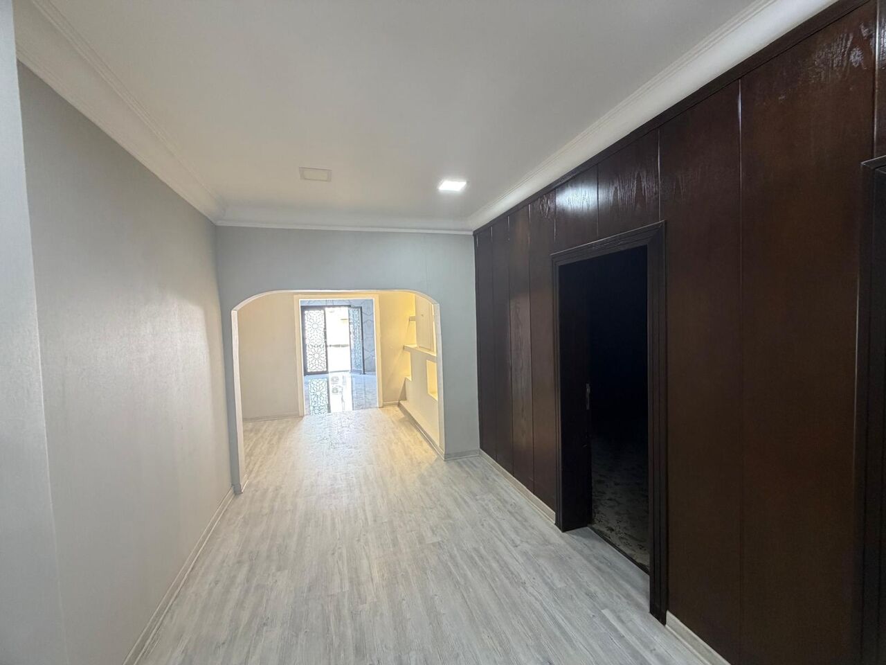 Adliya, Offices, BHD 400,  Commercial Office Space/ Adliya/ Good Interior / BIG Space/ 4 BIG Room