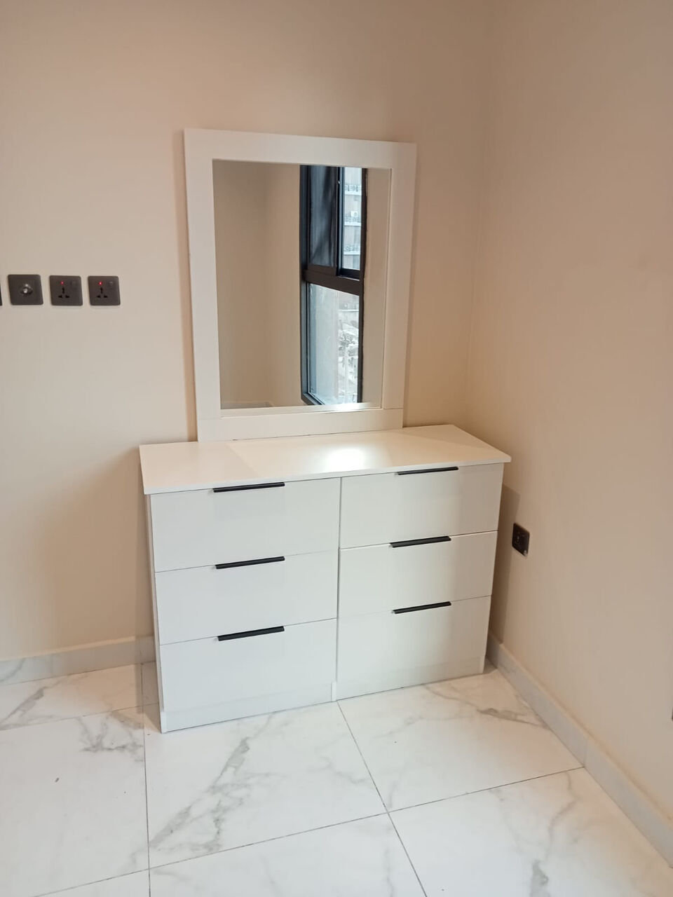 Jeddah, Furniture, SAR 5,  Luxury Bedroom Set With 6-Door Wardrobe & Double Bed