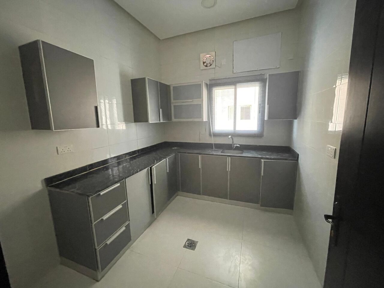 Adliya, Apartments, Flats, Houses & Villas, BHD 230/month,  2 BR,  2 Bedroom In Adliya Without Ewa Near Andalus Garden