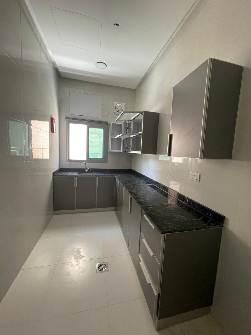 Adliya, Apartments, Flats, Houses & Villas, BHD 230/month,  2 BR,  2 Bedroom In Adliya Without Ewa Near Andalus Garden