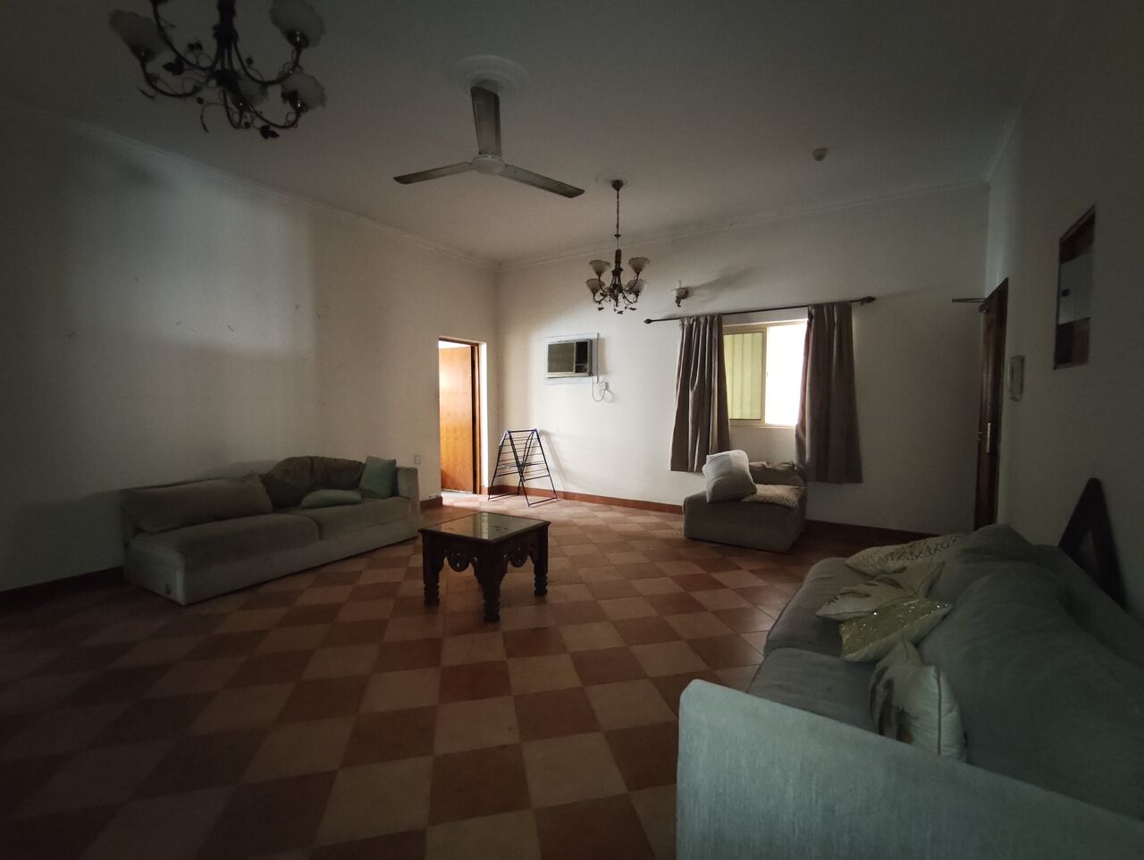 Jidhafs, Apartments, Flats, Houses & Villas, BHD 160/year,  3 BR,  Jidhafs:- Groundfloor 3Bhk Flat On Rent..