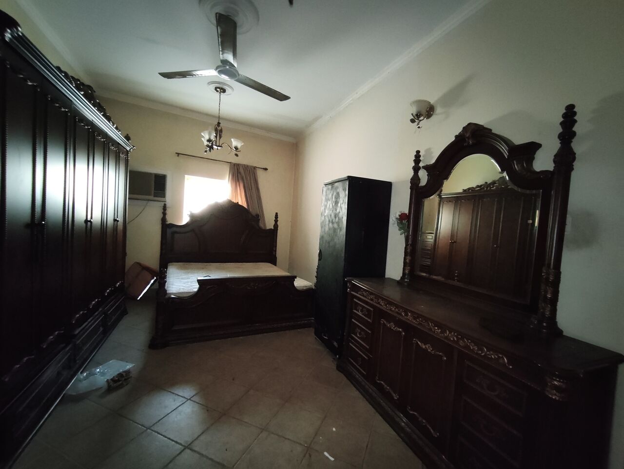 Jidhafs, Apartments, Flats, Houses & Villas, BHD 160/year,  3 BR,  Jidhafs:- Groundfloor 3Bhk Flat On Rent..