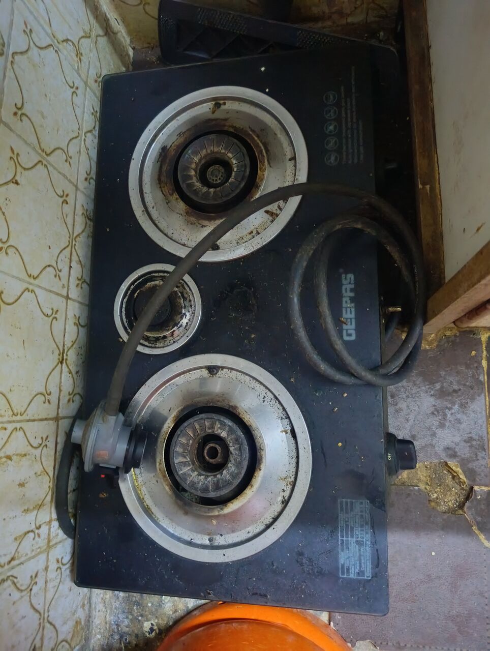 Umm Al Hamam, Household Items, SAR 110,  For Sale &ndash; Geepas Stove & New Regulator