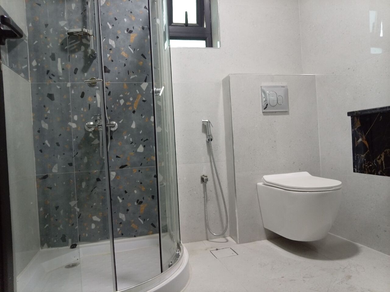 Manama, Apartments, Flats, Houses & Villas, BHD 320/year,  2 BR,  Semi Furnished 2 Bedroom 2 Bathroom With Ewa Flat For Rent In : Sagaya