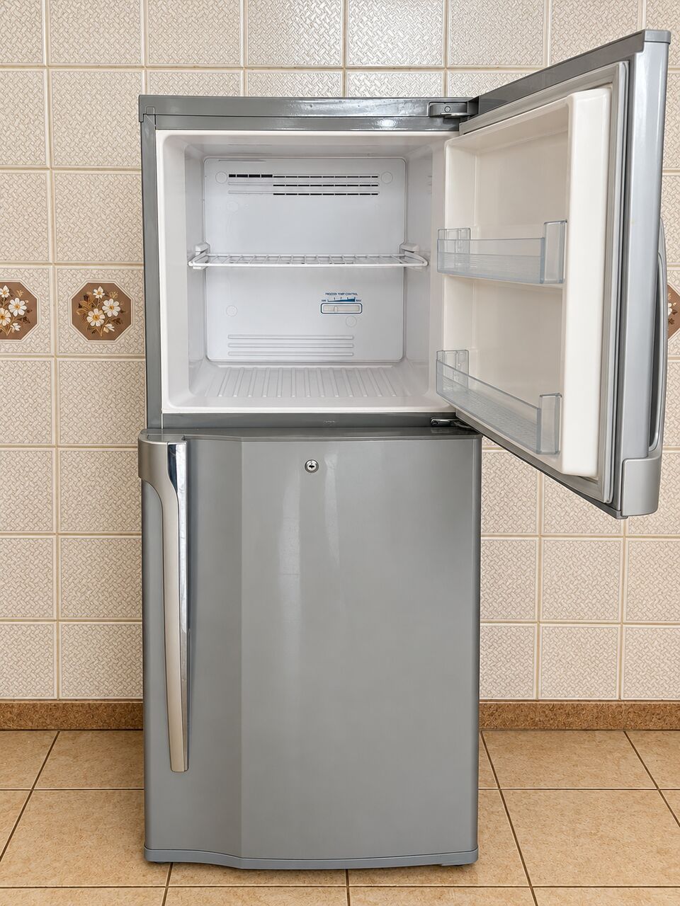 Mahooz, Appliances, BHD 65,  Toshiba Double Door Refrigerator 230 L Silver Finish 130 Cm