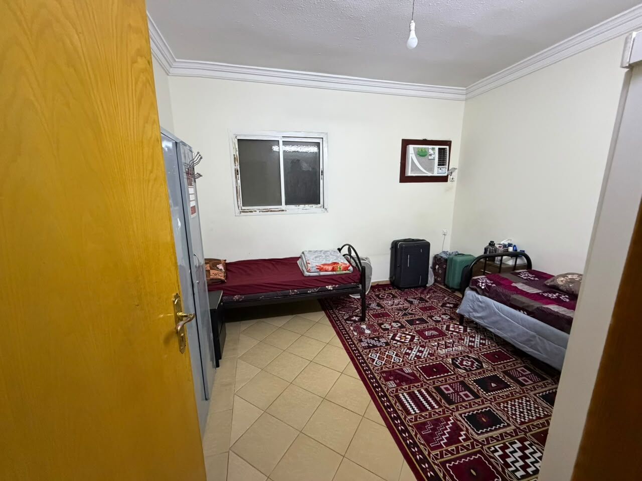 Al Muruj, Bedspace For Rent, SAR 900/month,  I Am Offering A Full Furniture Bed Space In A Well Maintained 4 BHK Flat