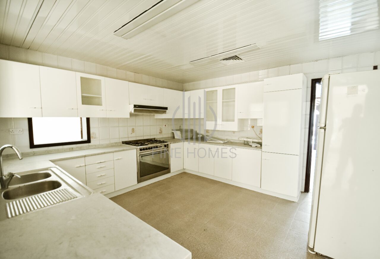Saar, Villas, BHD 600,  Spacious 4 Bedroom Semi-Furnished Compound Villa