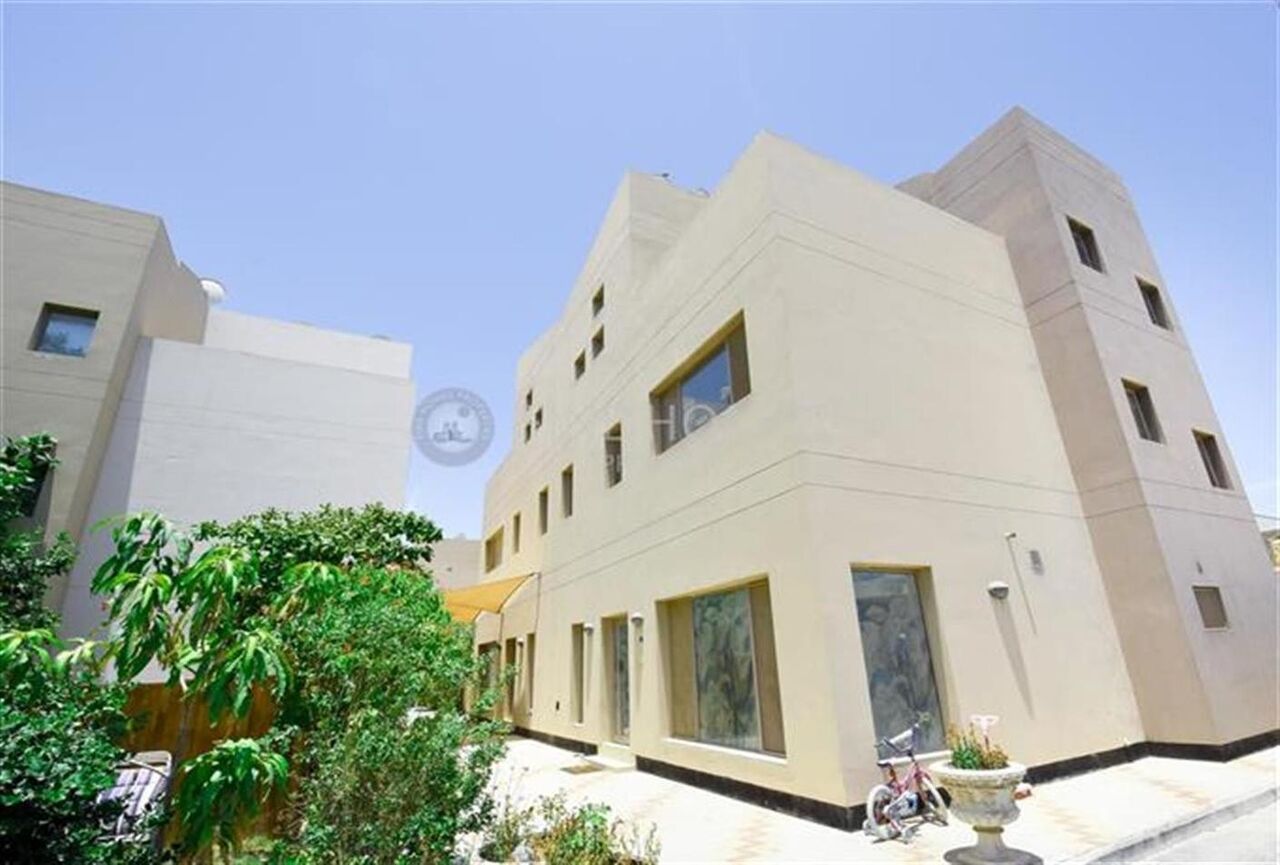 Jannusan, Villas, BHD 475,  Tall Urban Style Townhouse Villa Near Saar