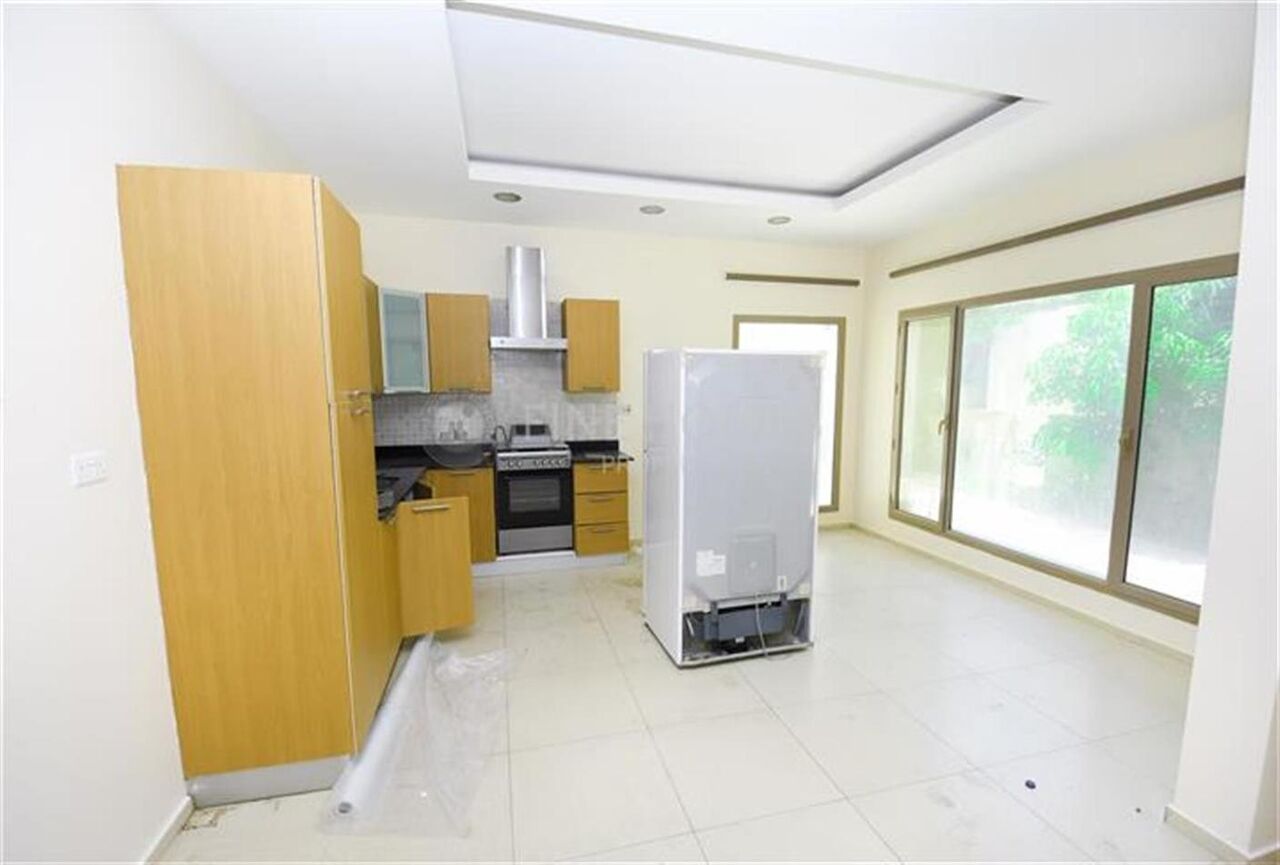 Jannusan, Villas, BHD 475,  Tall Urban Style Townhouse Villa Near Saar