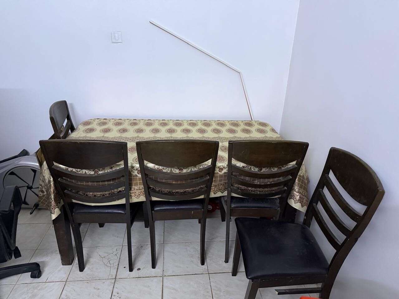 Hara, Household Items, SAR 700,  Household Items..!! Dining Table With Chairs, Tea Table, Infant Bed, High Chair, Vacuum Cl