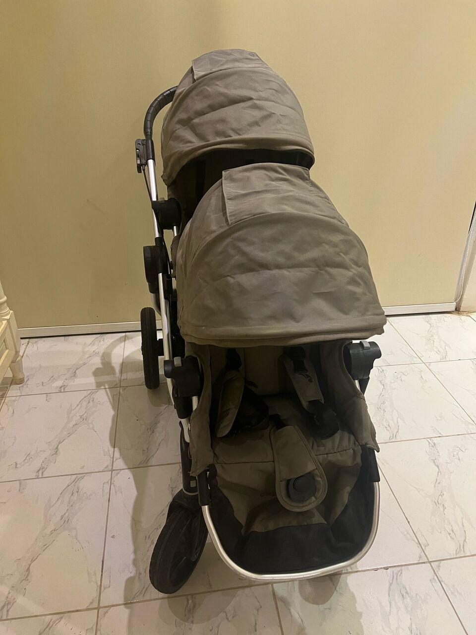 Riyadh, Baby & Kid Stuff, SAR 2000,  Baby Stroller (twin)