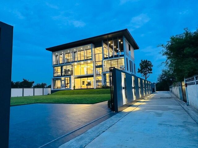 Bangkok, Villas, THB 390000,  373 Sq. Feet,  ให้เช่าบ้านเดี่ยวสุดหรู 3.5 ชั้นหลัง