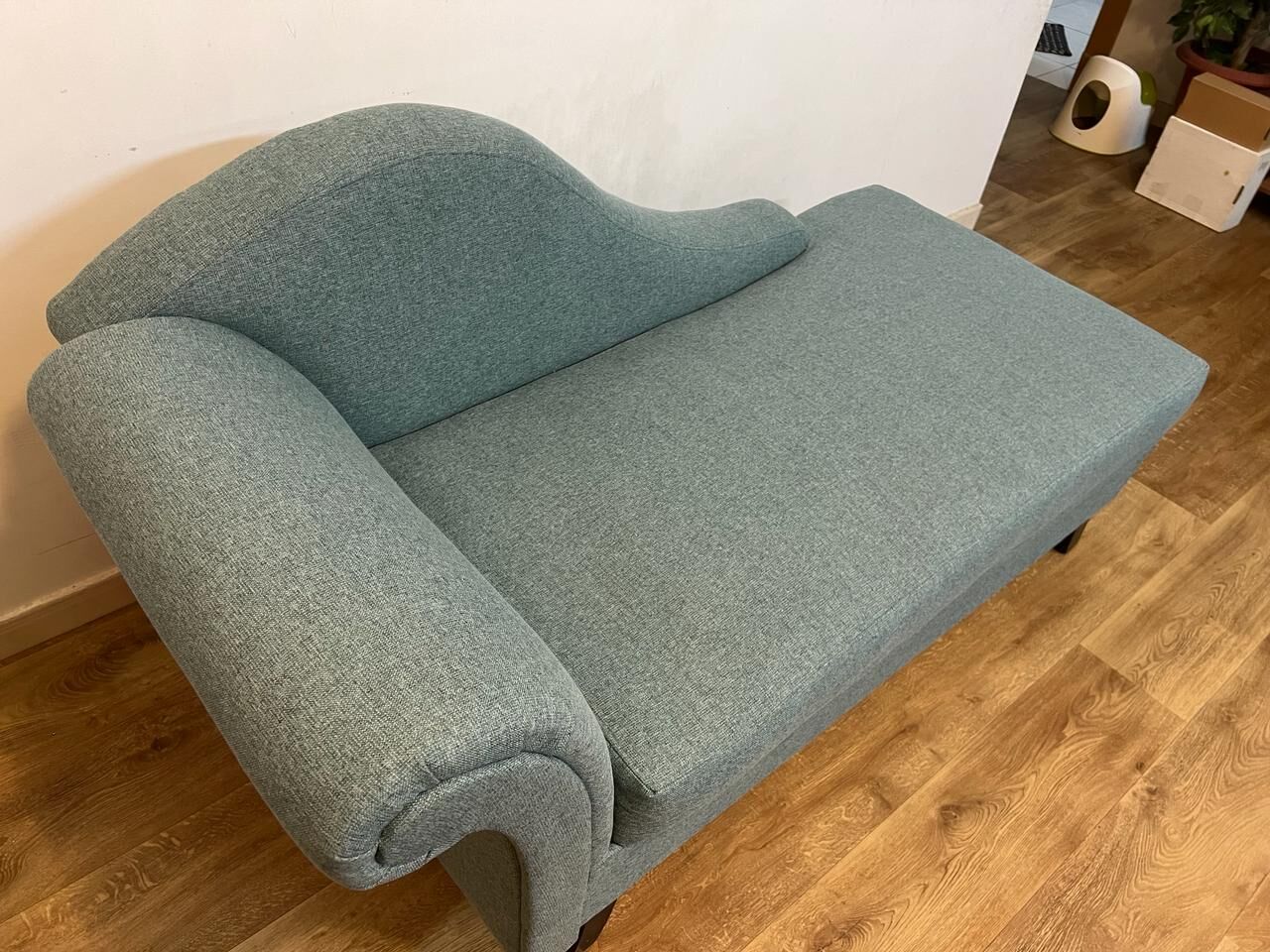 Al Malaz, Household Items, SAR 750,  Green Plant🌿, Lovely Green Couch(Home Box), Kitchen Table, Beautiful 2Side Sofa Table Etc