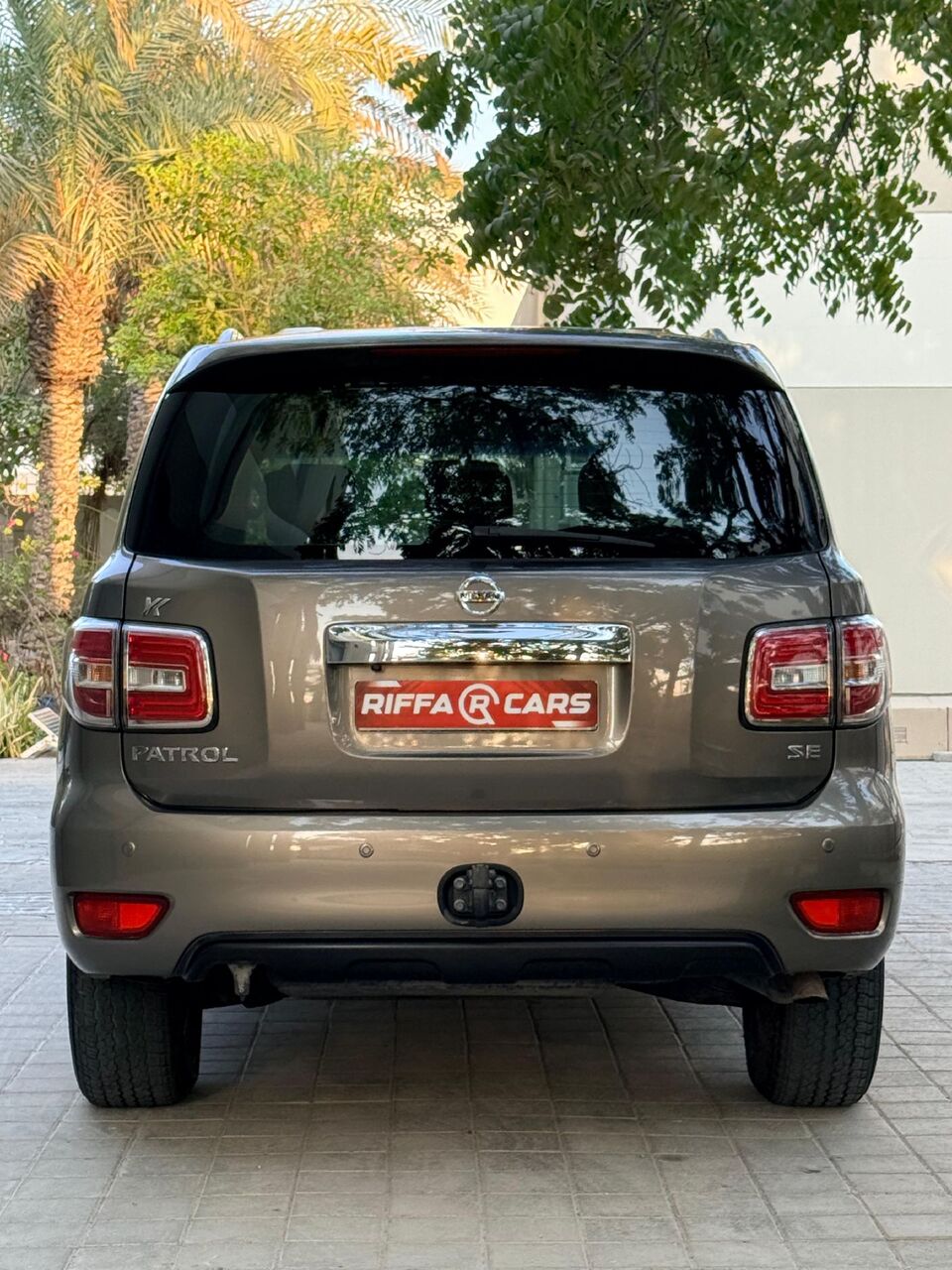 Manama, Vehicles, Cars & Trucks , BHD 7600,  Nissan Patrol,  2017,  Automatic,  160000 KM,  NISSAN PETROL SE