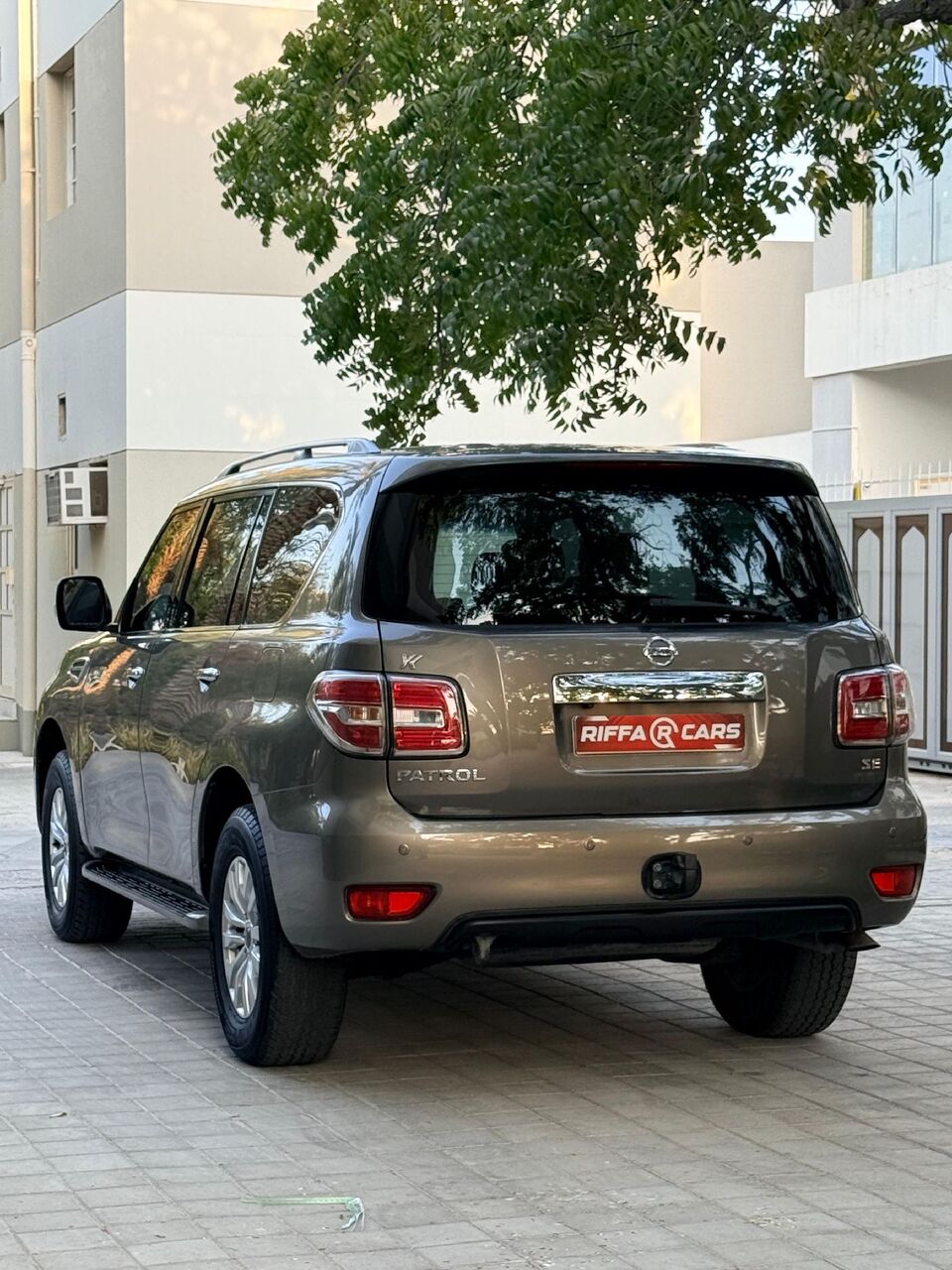 Manama, Vehicles, Cars & Trucks , BHD 7600,  Nissan Patrol,  2017,  Automatic,  160000 KM,  NISSAN PETROL SE