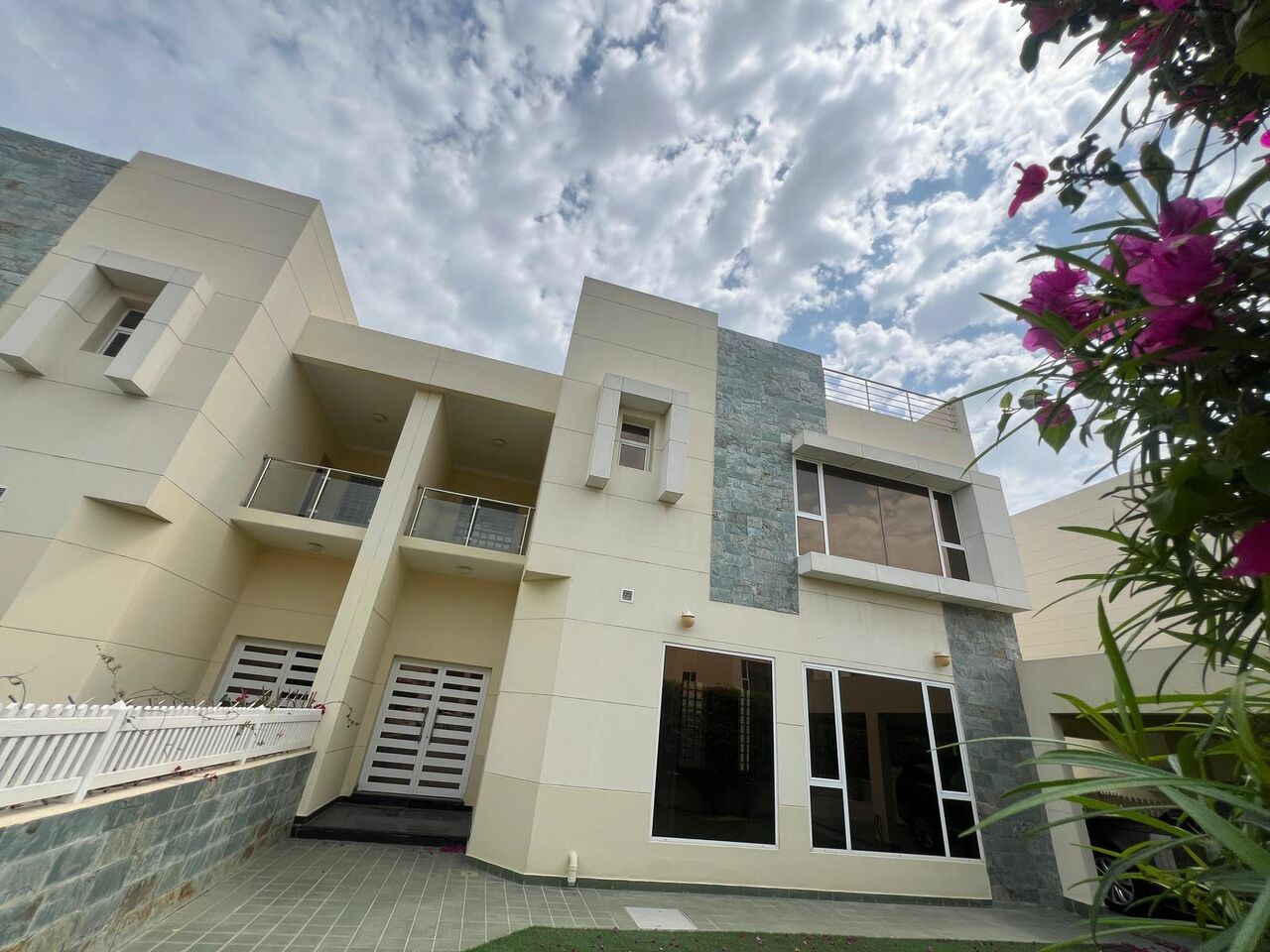 Janabiya, Villas, BHD 800,  4BR SEMI-FURNISHED VILLA WITH PRIVATE POOL FOR RENT IN JANABIYAH