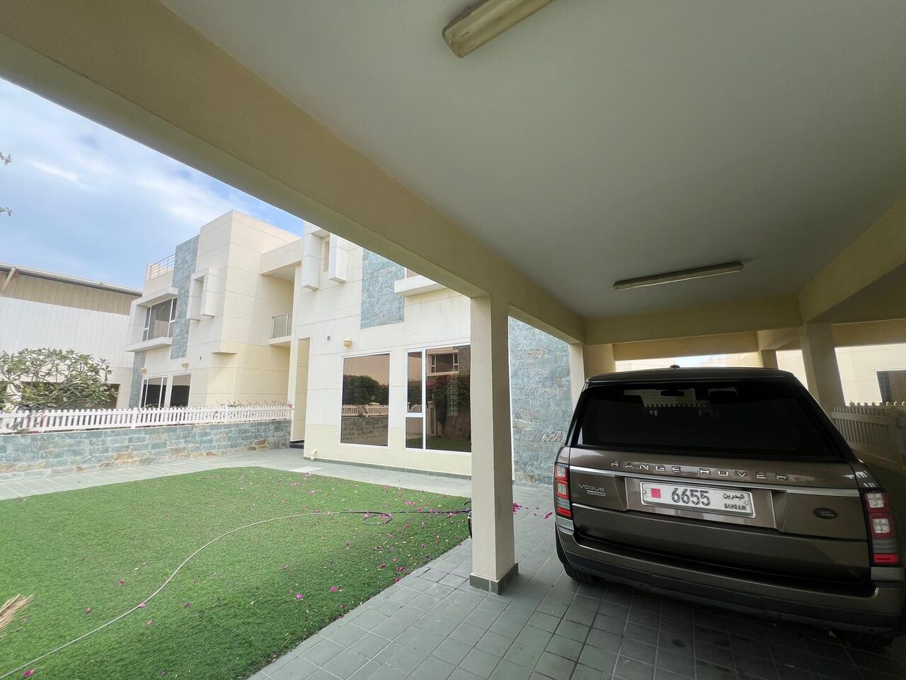 Janabiya, Villas, BHD 800,  4BR SEMI-FURNISHED VILLA WITH PRIVATE POOL FOR RENT IN JANABIYAH