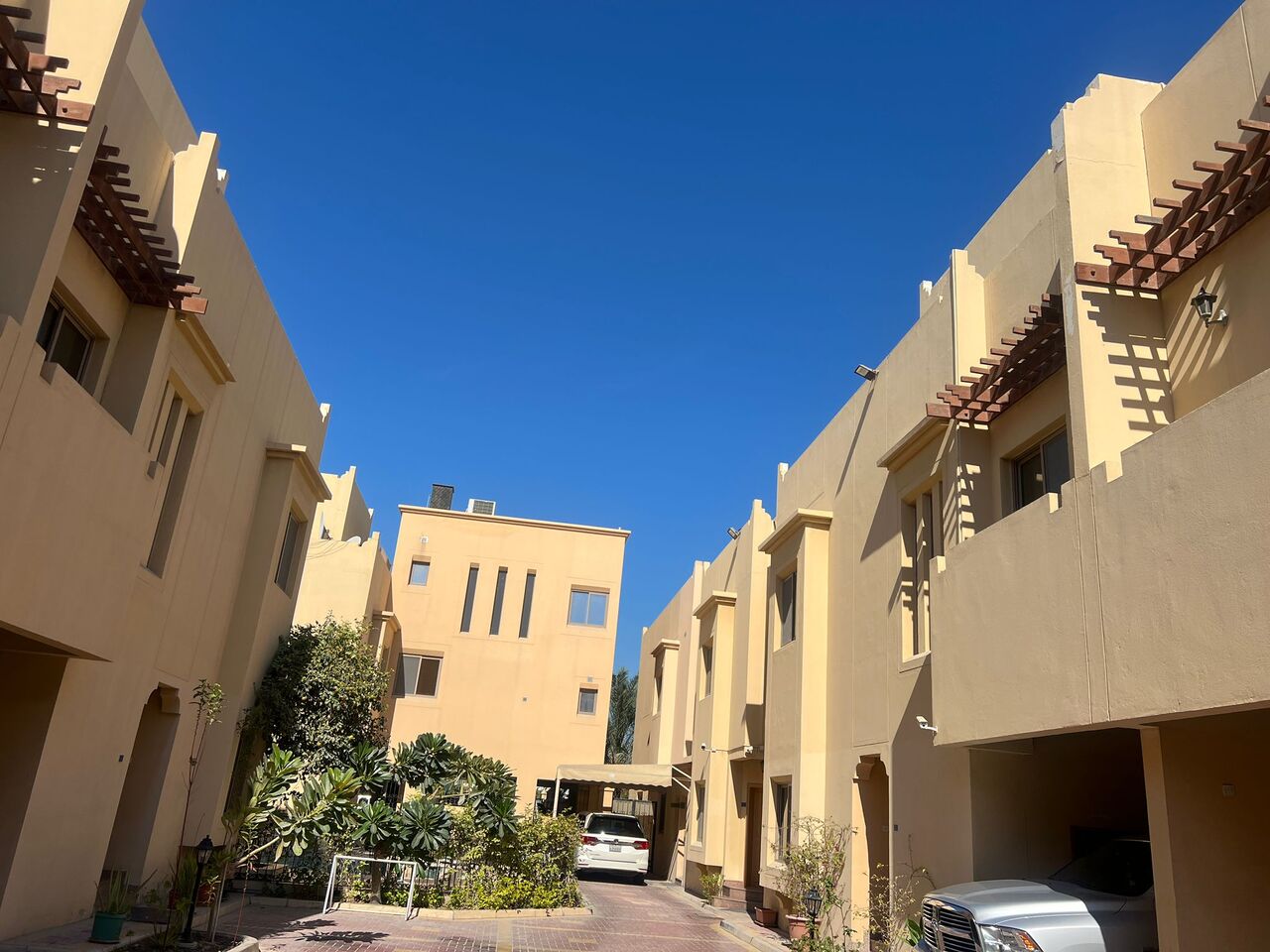 Juffair, Villas, BHD 914,  Furnished,  3BR FULLY FURNISHED COMPOUND VILLA FOR RENT IN JUFFAIR