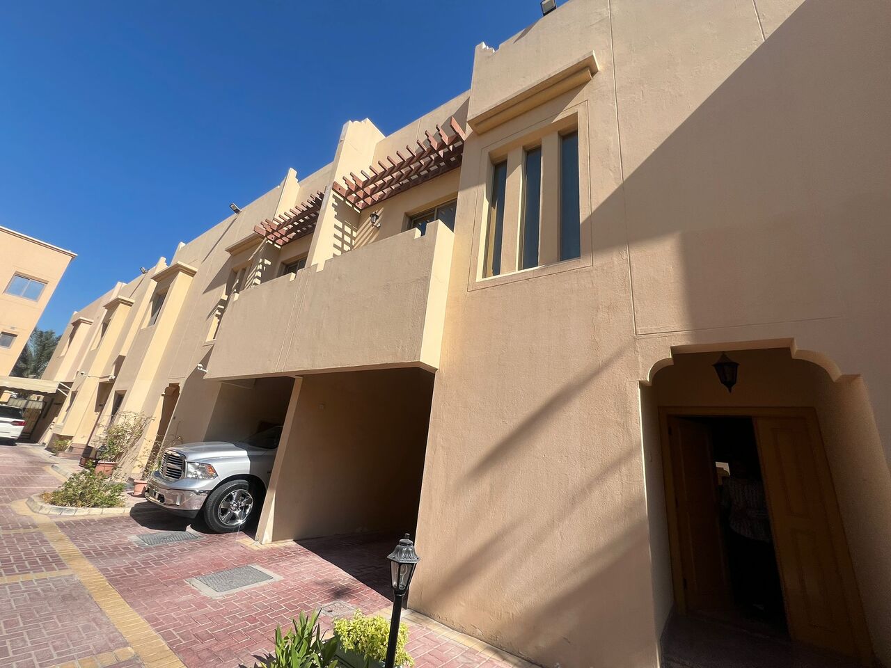 Juffair, Villas, BHD 914,  Furnished,  3BR FULLY FURNISHED COMPOUND VILLA FOR RENT IN JUFFAIR