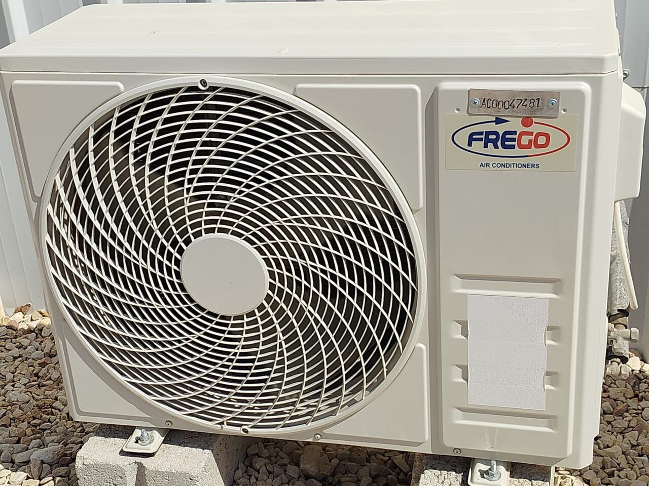 Al Malaz, Air Conditioners, SAR 2000,  FREGO -SPLIT A.C - 2 TON