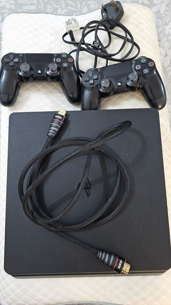 Jeddah, Household Items, SAR 650,  Play Station 4 (PS4)
