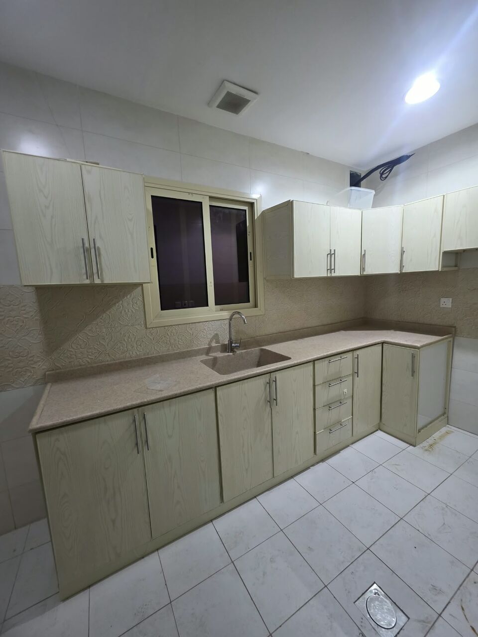 Khobar, Apartments, Flats, Houses & Villas, SAR 27600/year,  3 BR,  3 Bedrooms, A Hall, 2 Bathrooms, A Kitchen,with Air Conditioners And Elevator,private Park