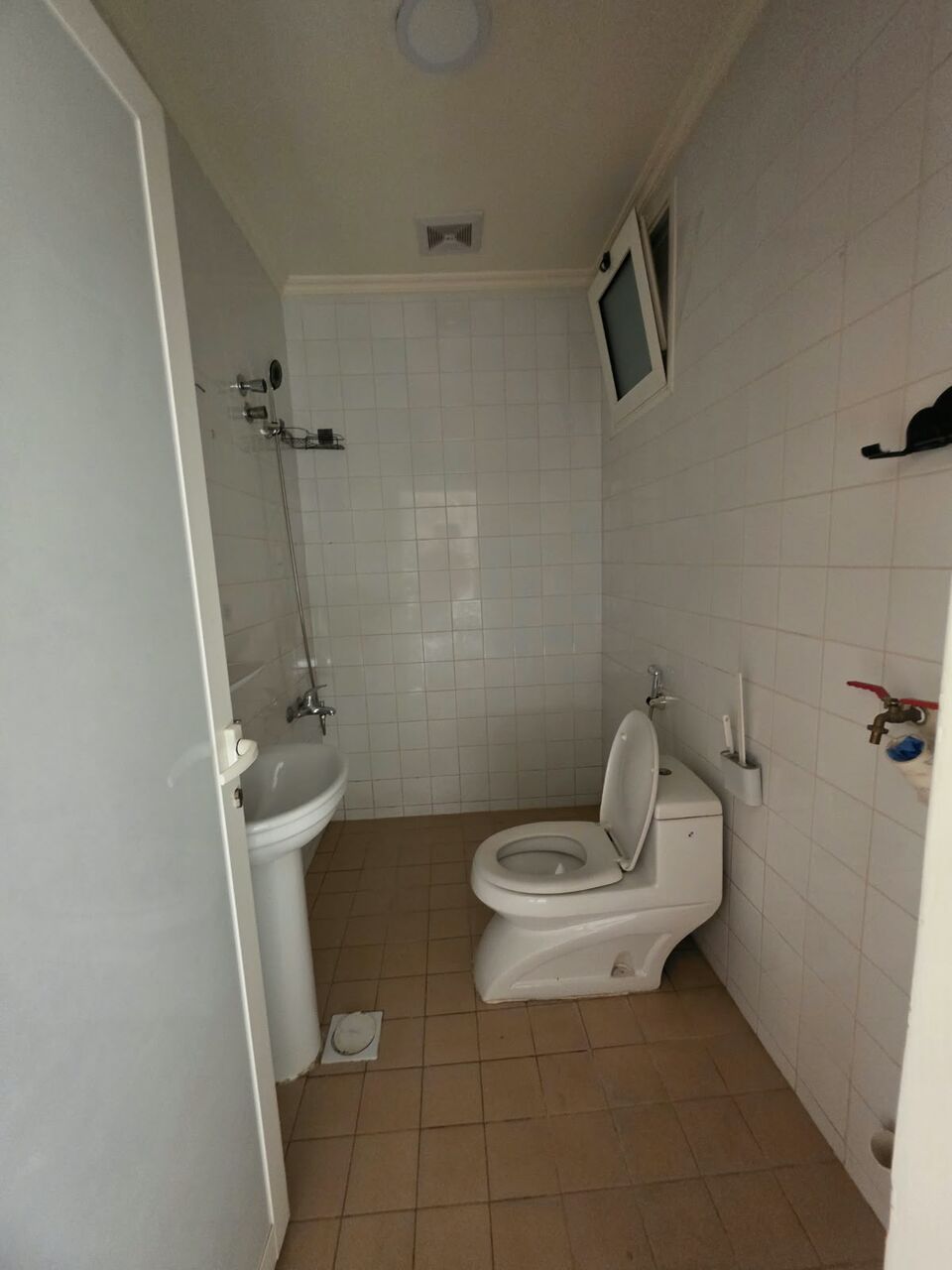 Khobar, Apartments, Flats, Houses & Villas, SAR 27600/year,  3 BR,  3 Bedrooms, A Hall, 2 Bathrooms, A Kitchen,with Air Conditioners And Elevator,available