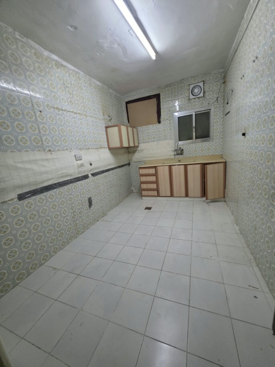 Khobar, Apartments, Flats, Houses & Villas, SAR 23600/year,  4 BR,  4 Bedrooms, A Hall, 2 Bathrooms, A Kitchen   Fast Floor Apartment  Elevator Not Available