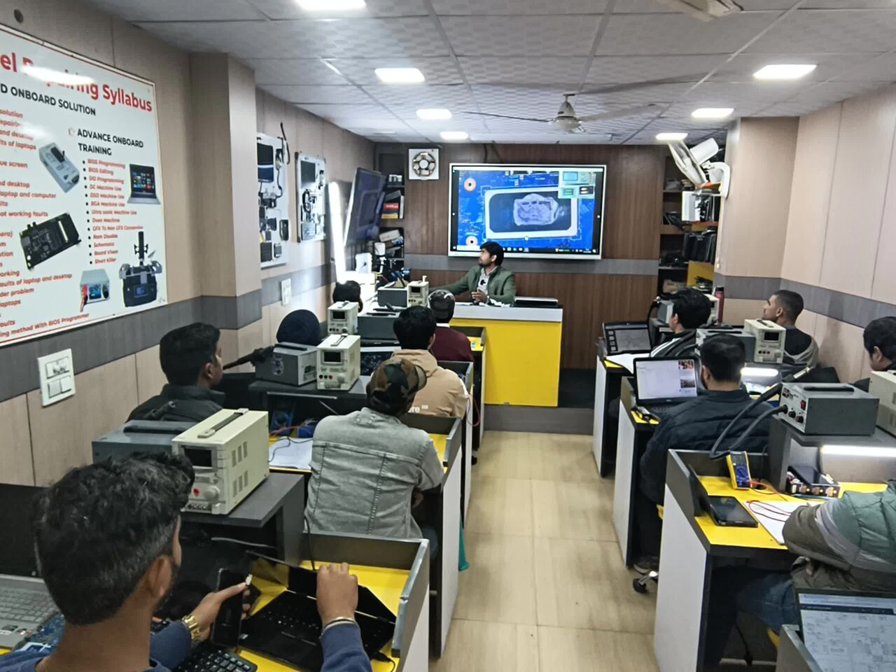 New Delhi, Lessons Offered, Best Laptop Repairing Institute In Delhi