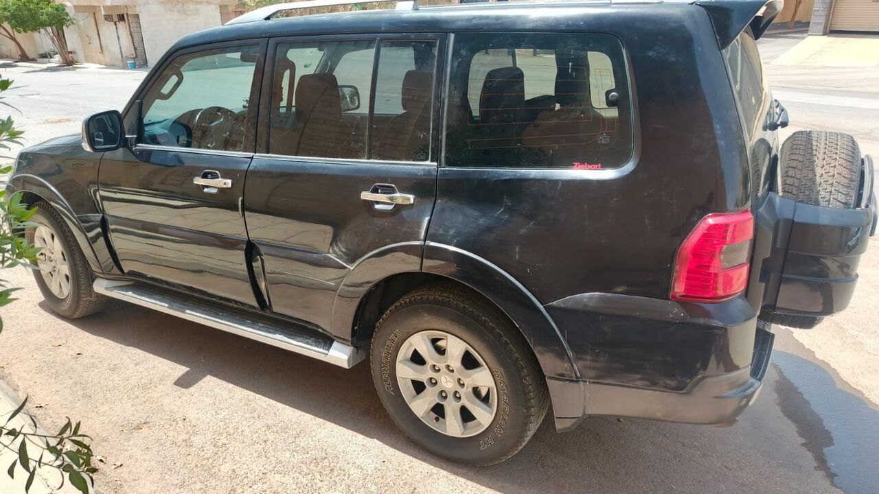Riyadh, Vehicles, Cars & Trucks , SAR 18000,  Mitsubishi Pajero,  2009,  Automatic,  350000 KM,  SAR 18000Pajero   Full Option