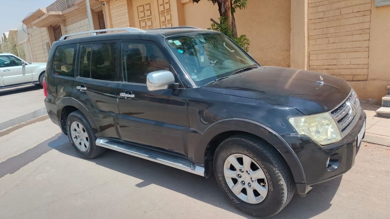 Riyadh, Vehicles, Cars & Trucks , SAR 18000,  Mitsubishi Pajero,  2009,  Automatic,  350000 KM,  SAR 18000Pajero   Full Option