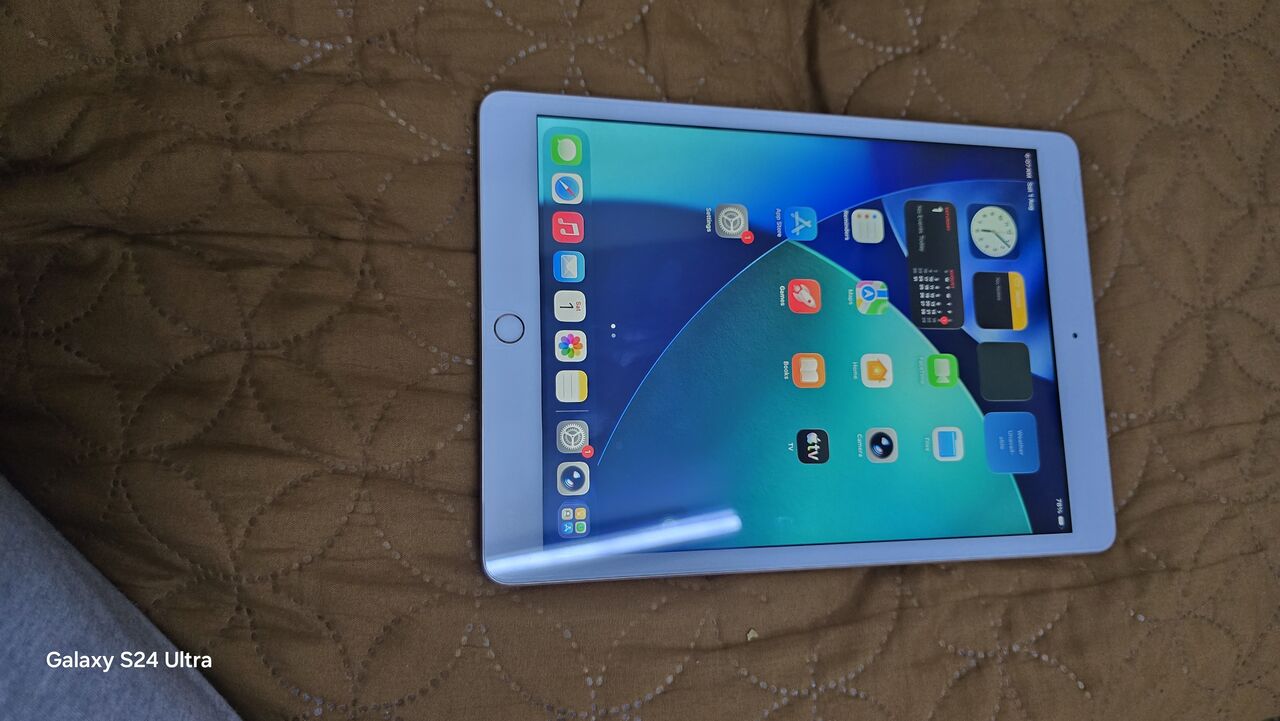 Riyadh, Mobile Phones, SAR 950,  Apple Ipad 8th Generation For Sale