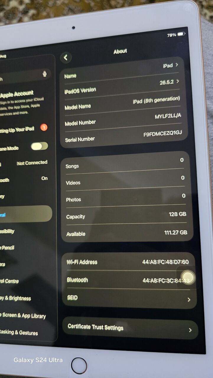 Riyadh, Mobile Phones, SAR 950,  Apple Ipad 8th Generation For Sale