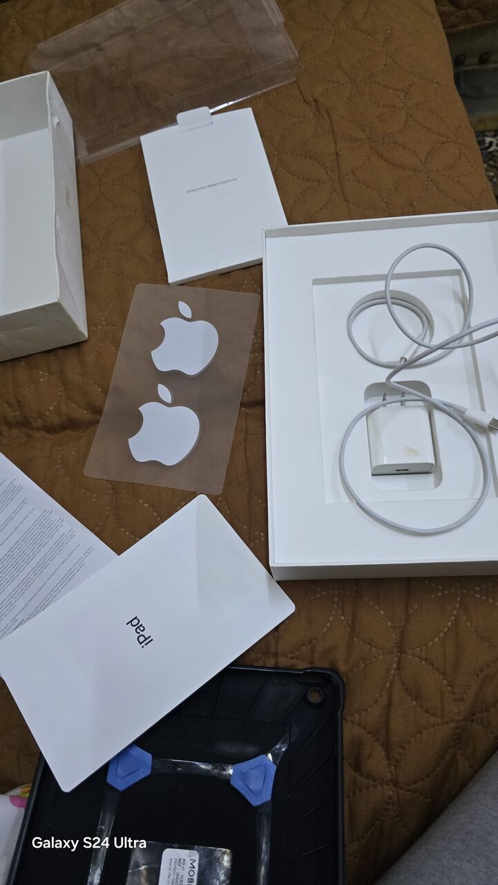 Riyadh, Mobile Phones, SAR 950,  Apple Ipad 8th Generation For Sale