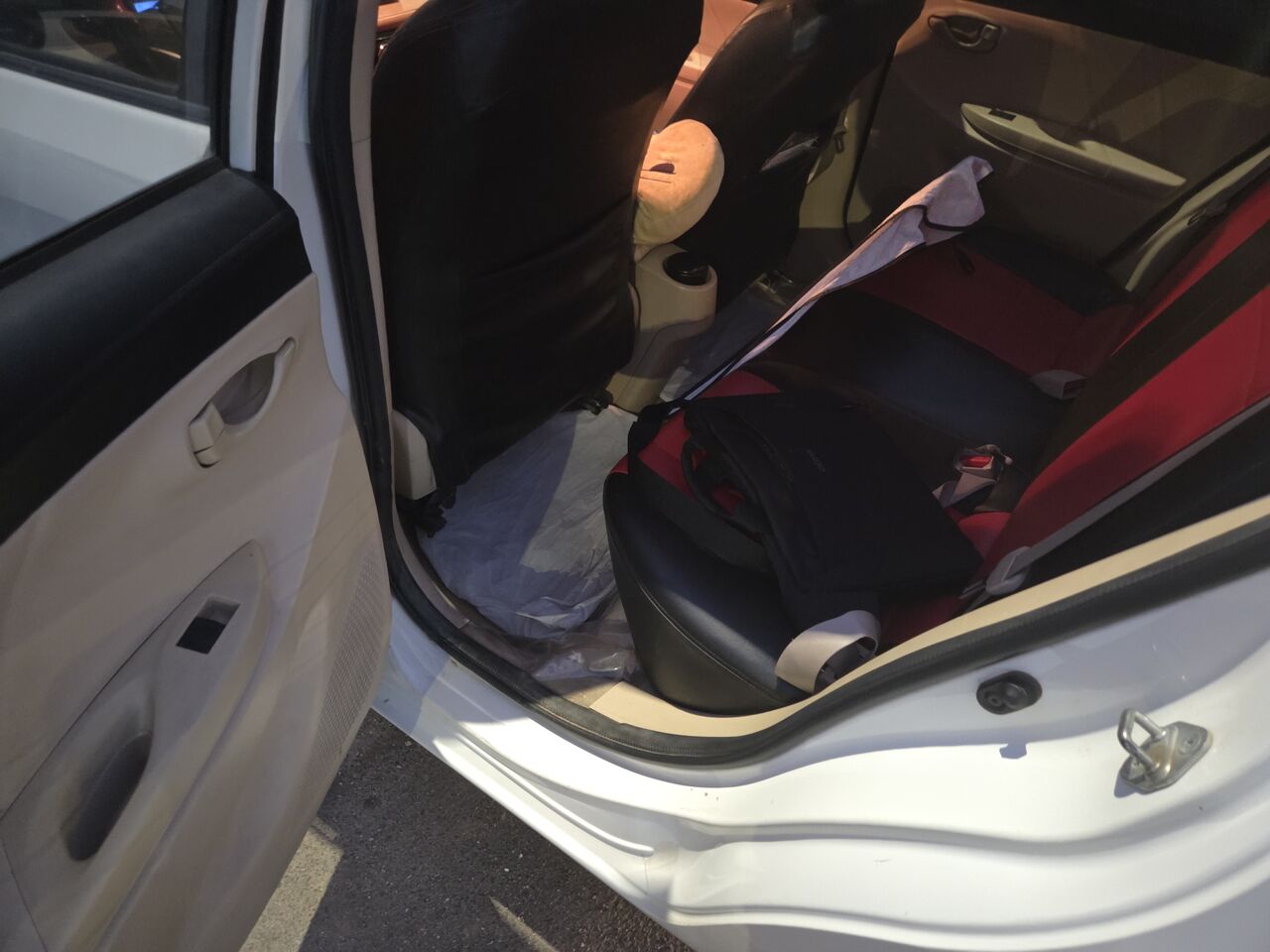 Jeddah, Vehicles, Cars & Trucks , SAR 35000,  TOYOTA YARIS,  2015,  Automatic,  220000 KM,  1St Owner Single Hand Use. Accident Free. Perfect Condation