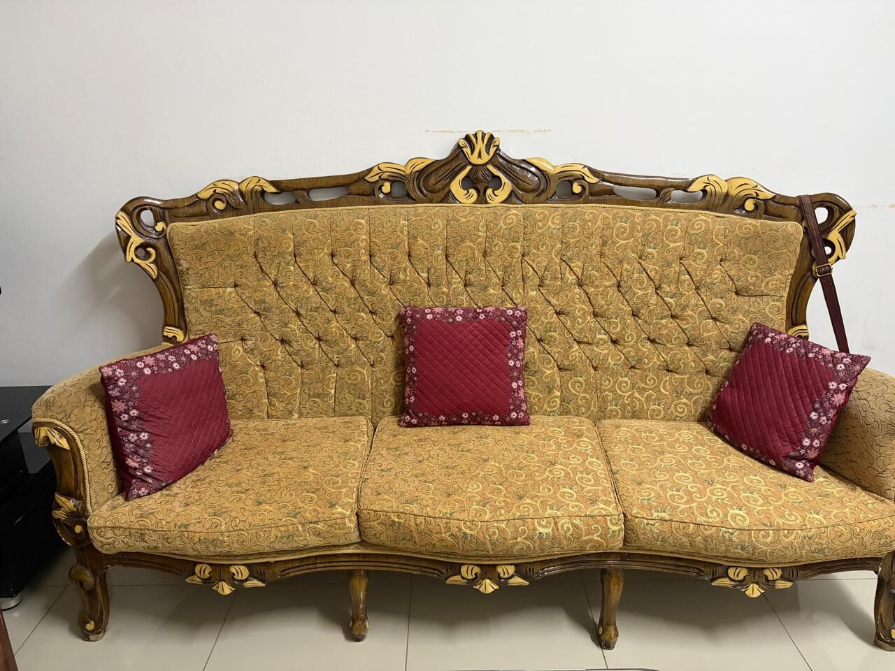 Al Rawdah, Furniture, SAR 600,  Sofa 9 Seater SR 600 & 3 Seater SR150