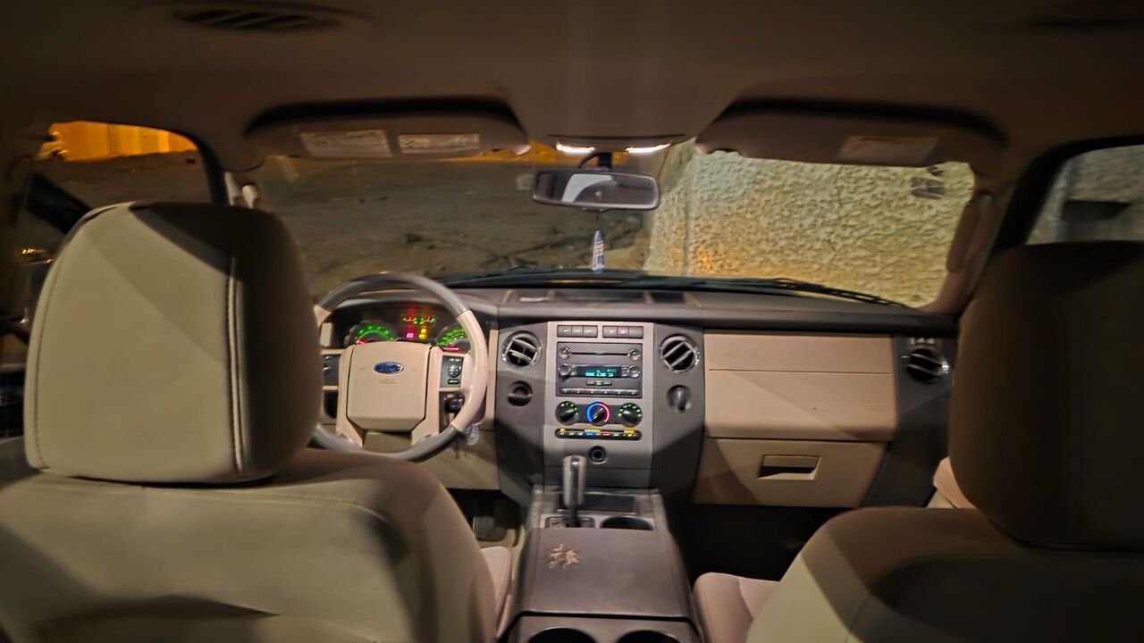 Riyadh, Vehicles, Cars & Trucks , SAR 24000,  Ford Expedition,  2010,  Automatic,  280000 KM,   For Sale