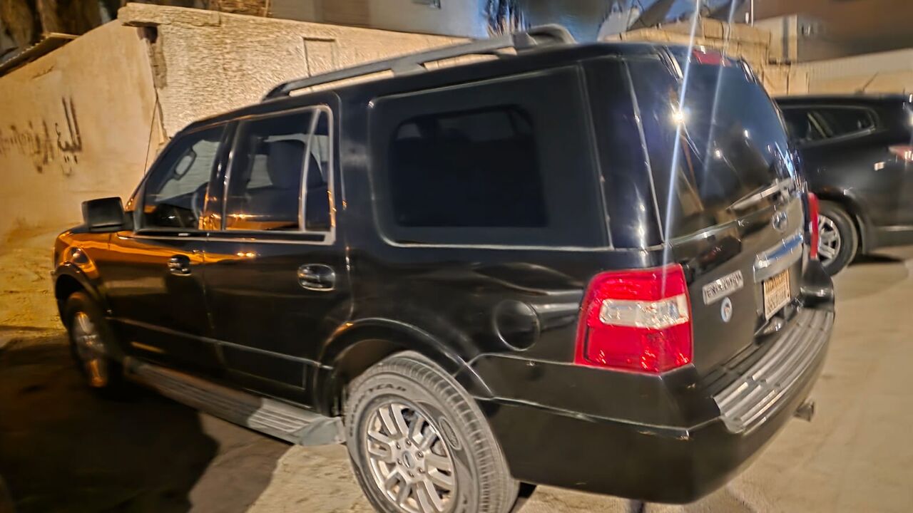 Riyadh, Vehicles, Cars & Trucks , SAR 24000,  Ford Expedition,  2010,  Automatic,  280000 KM,   For Sale