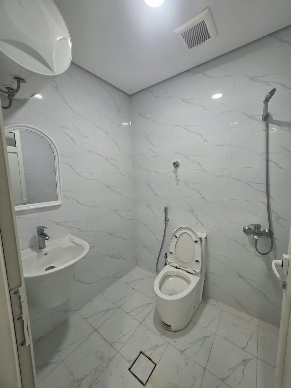 Khobar, Apartments, Flats, Houses & Villas, SAR 1700/month,  2 BR,  2 Bedrooms, Room   2 Bathrooms, And A Kitchen,  Fast Floor, Internal Apartment  Elevator A