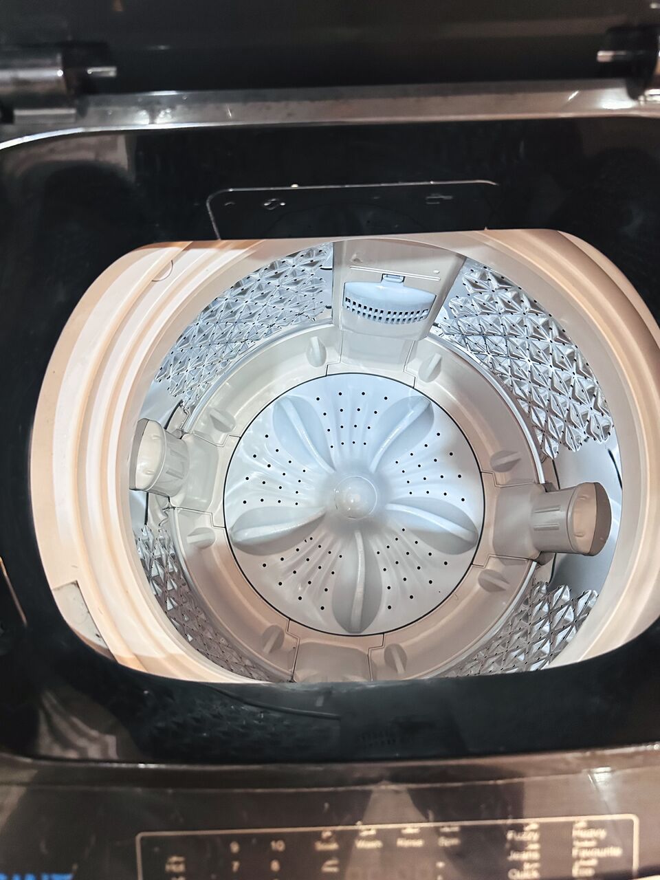 Jeddah, Appliances, SAR 650,  UGINE 7 KG TOP LOAD WASHING MACHINE, NEAT & CLEAN ,1.5 YEARS ,FAMILY USED