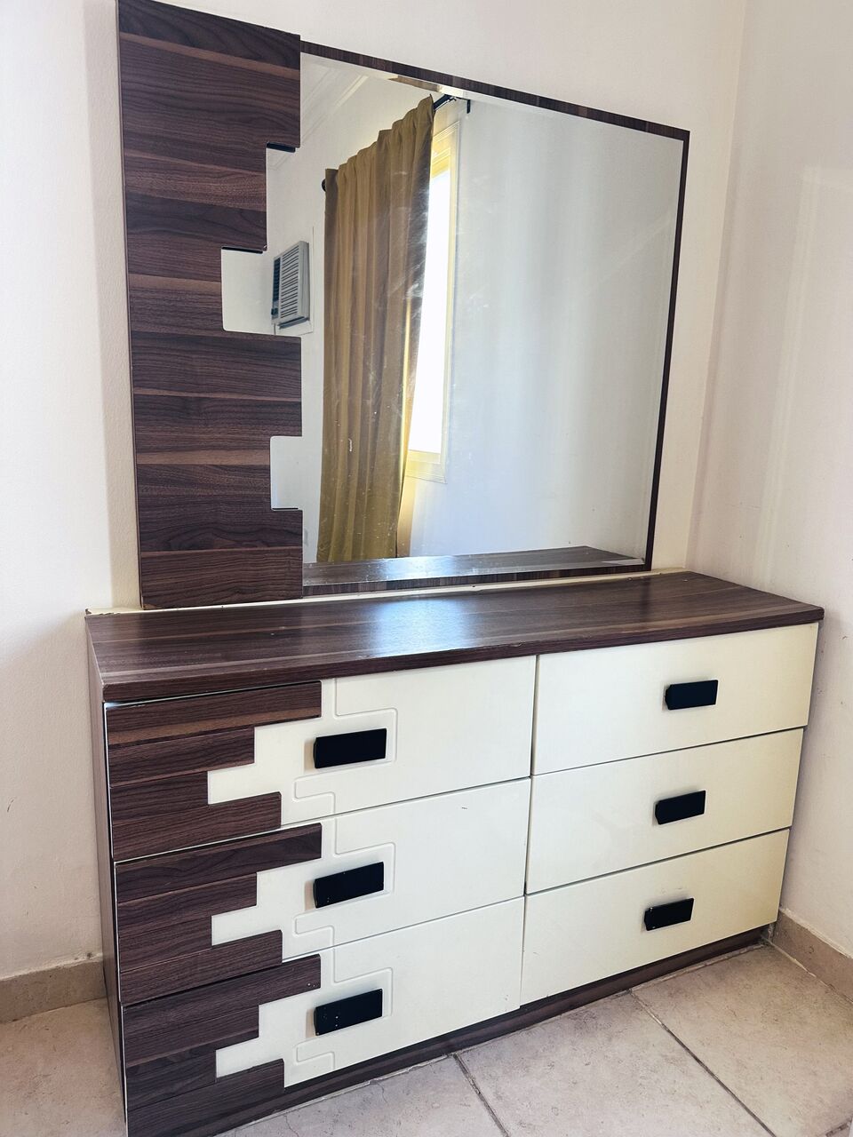 Jeddah, Furniture, SAR 450,  Dressing Table -Good Condition